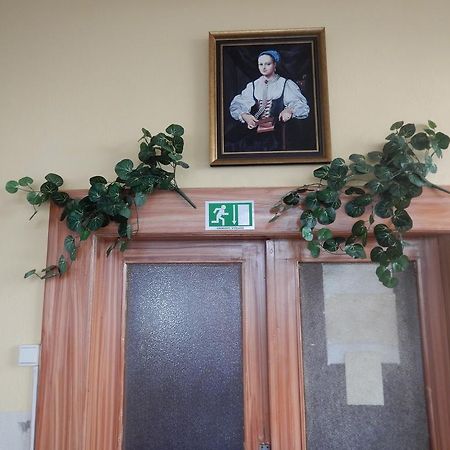 Penzion A Restauracia Pod Hradom, Turna Nad Bodvou Exteriér fotografie